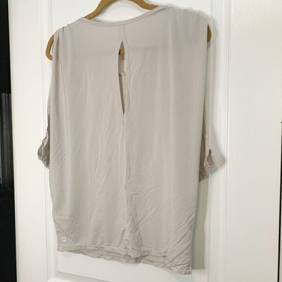 Fabletics Open Back Grey Athletic Workout Gym Sleeveless Lightweight Shirt - Picture 8 of 13